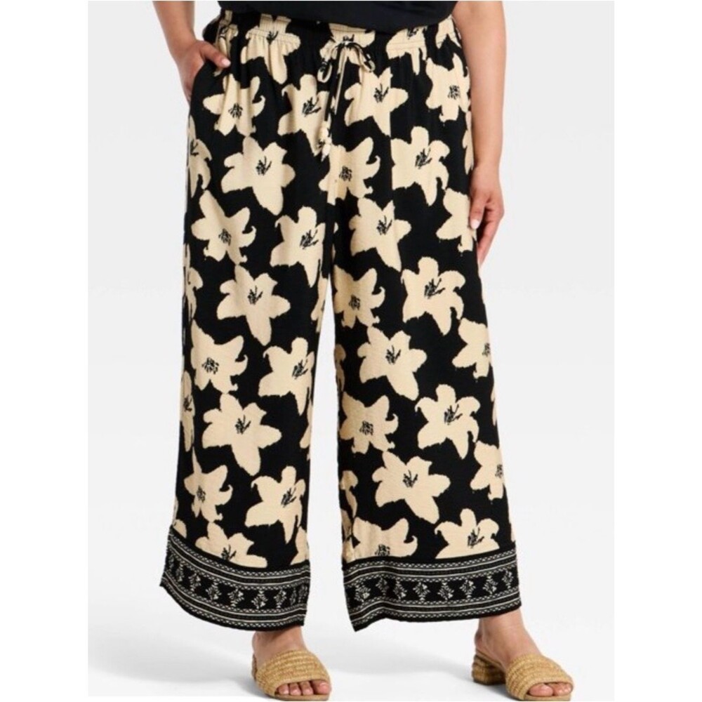 NWT Ava & Viv Pull On Black Floral Wide Leg Pants Size 1X
